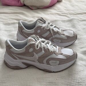 Nike | AL8 Women's White and Pink Sneakers | 9.5